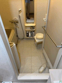 床ワイパー洗浄で床まわりのきれいが長持ち　目黒区O様邸